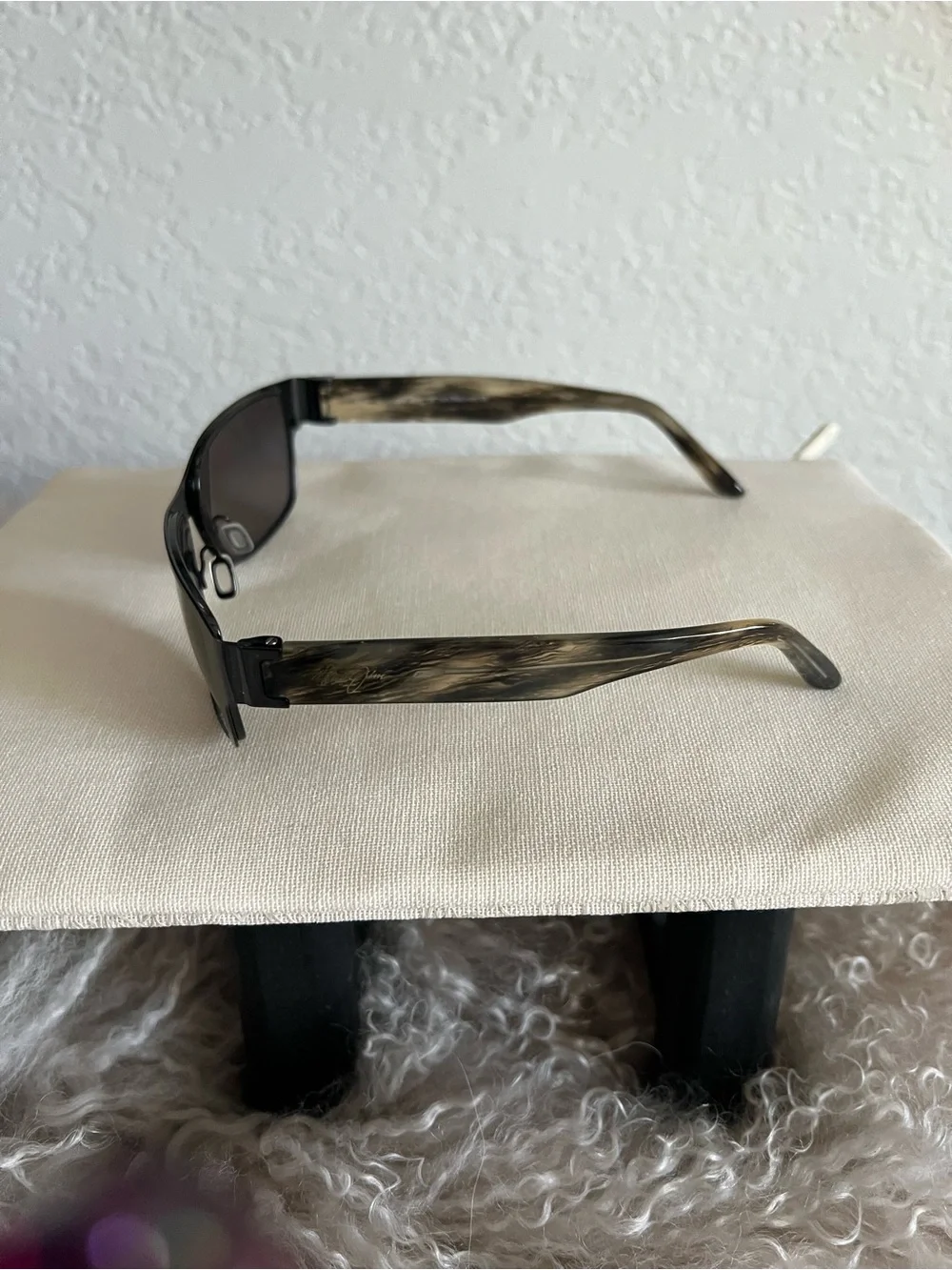 Maui Jim Black Front Sunglasses with Tortoiseshell Temples